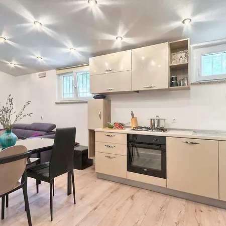 Wellness Kaiser Πούλα